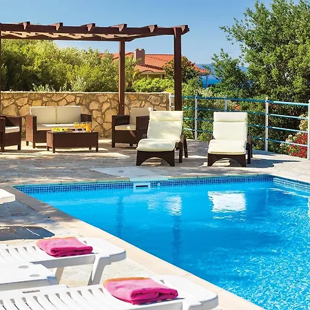 Halcyon Days Villa *